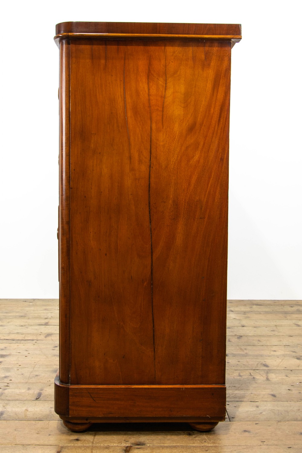 Large Victorian Mahogany Chest of Drawers  View VIII
