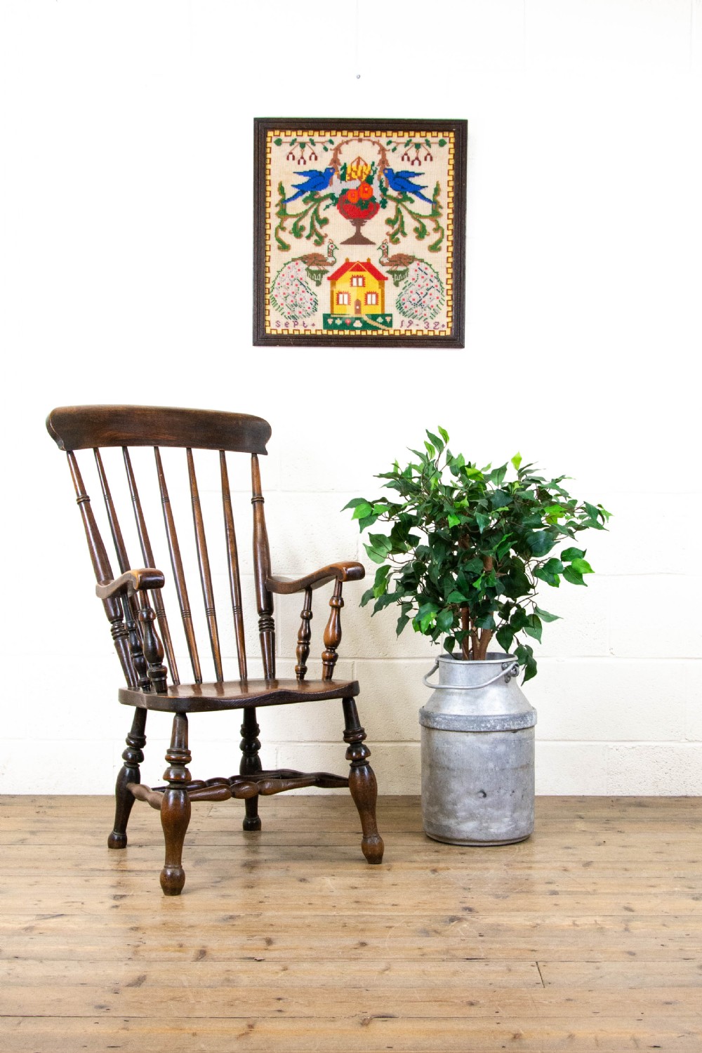 ANTIQUE SPINDLE BACK WINDSOR ARMCHAIR View V