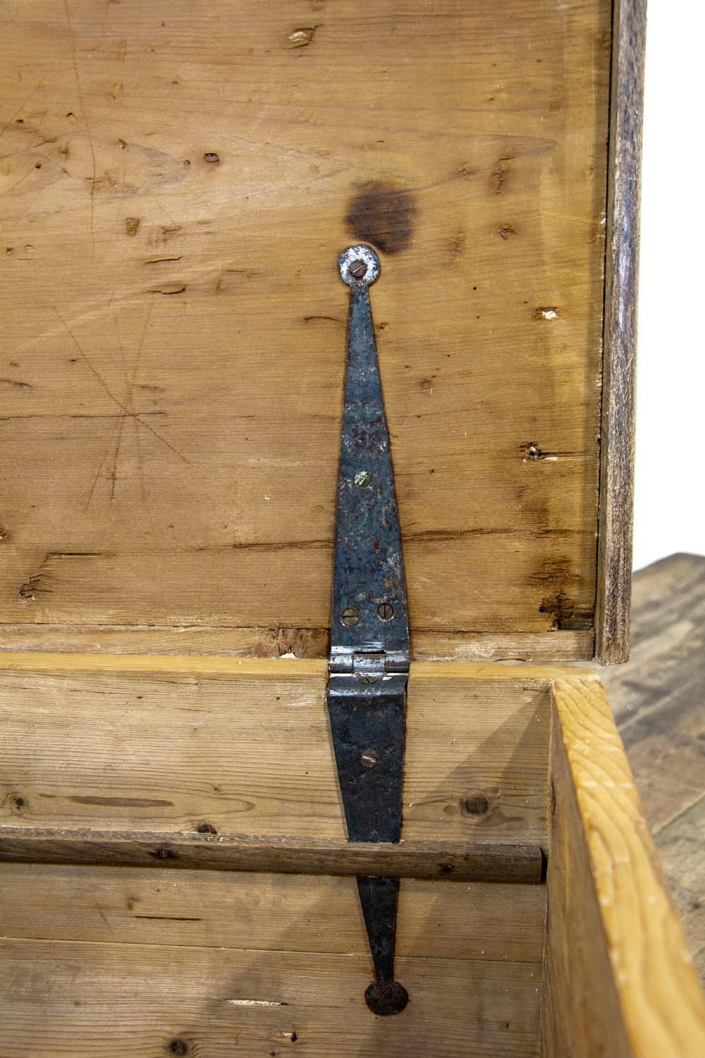 Small Rustic Antique Pine Blanket Box View VII