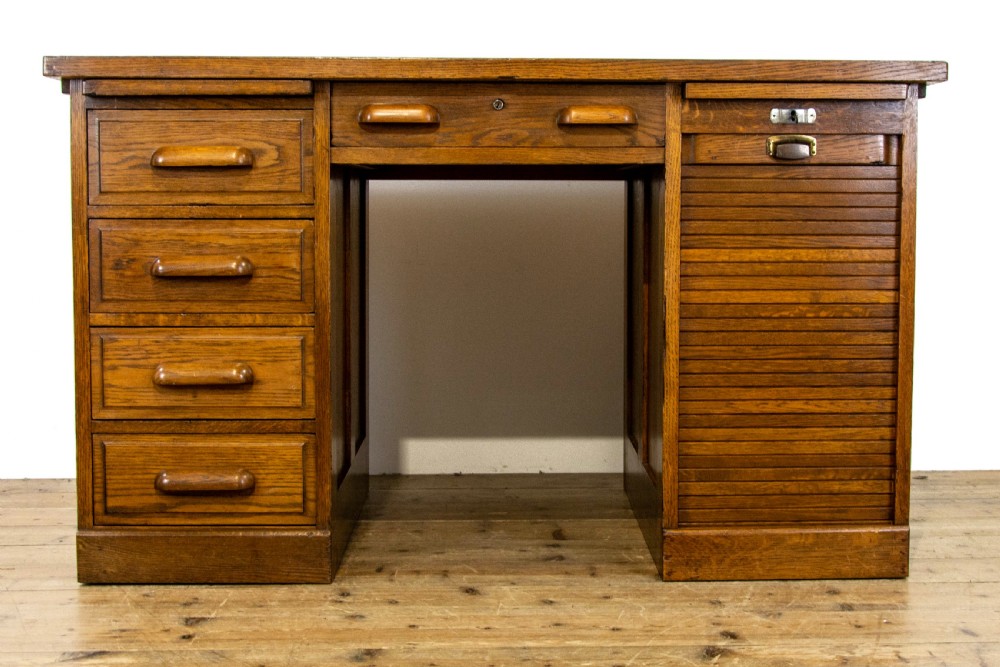 Antique Oak Kneehole Desk 