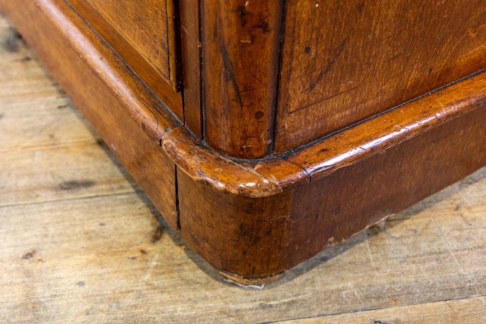 Small Victorian Mahogany Chest of Drawers  View XI