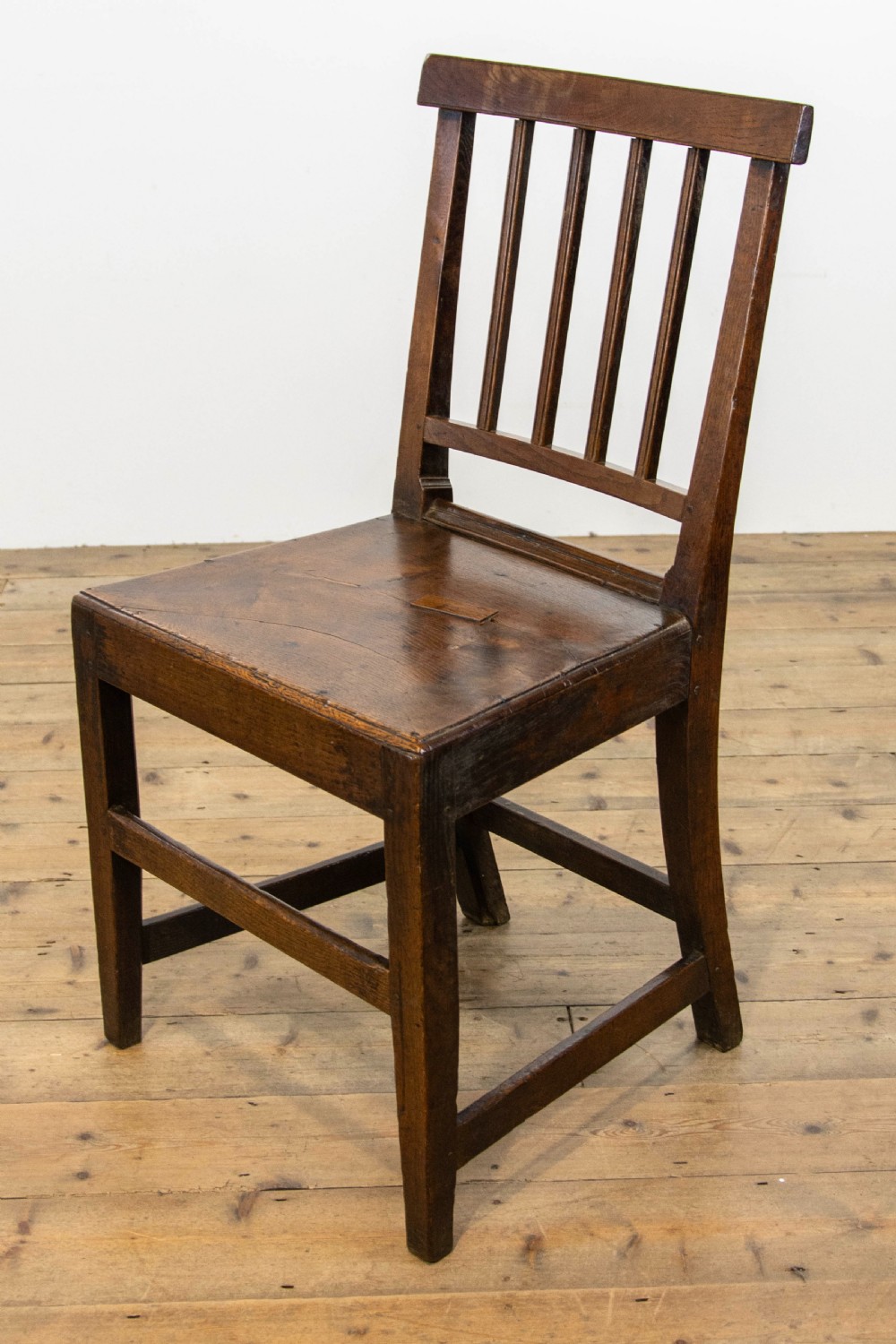Set of Four Harlequin Antique Oak Farmhouse Chairs View V