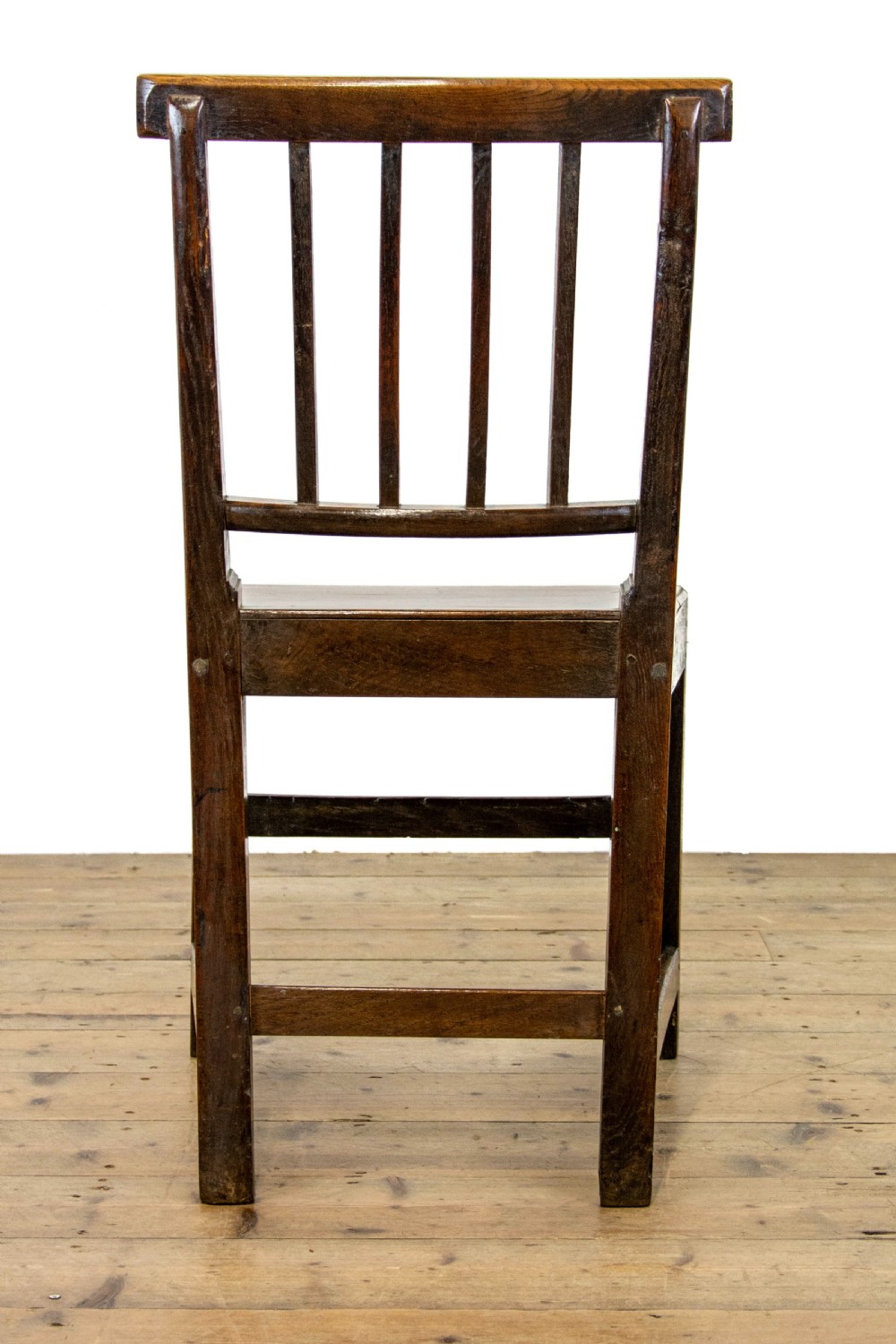 Set of Four Harlequin Antique Oak Farmhouse Chairs View XI