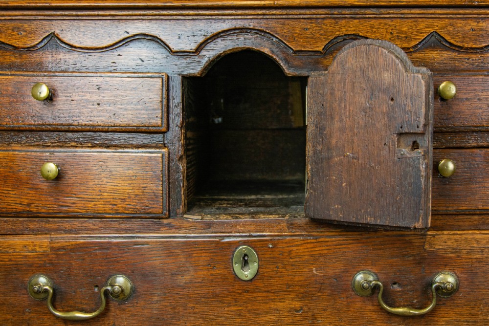 Antique Oak Chest of Drawers View VI