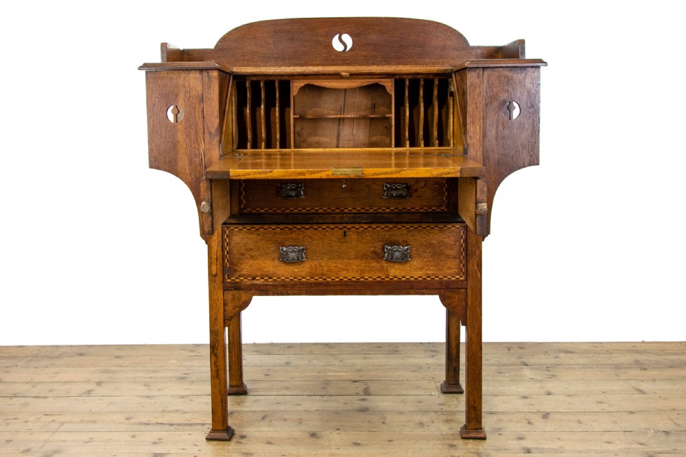 Antique Oak Arts and Crafts Bureau View V