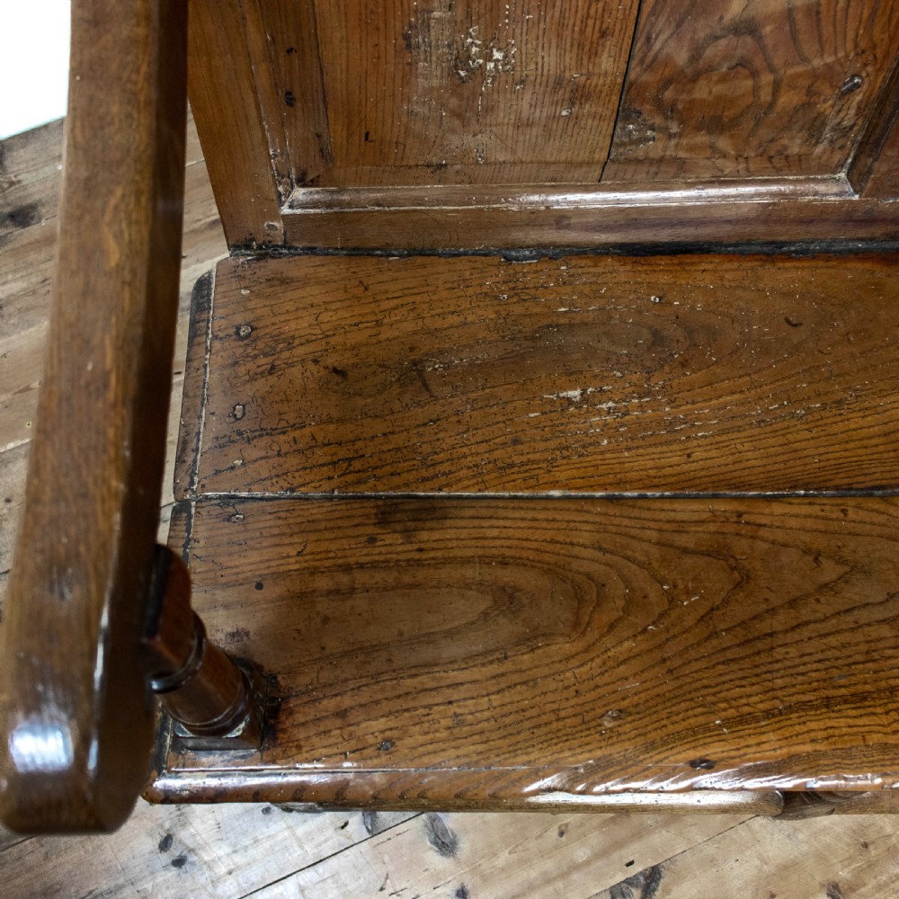 18th Century Oak and Elm Settle  View VIII