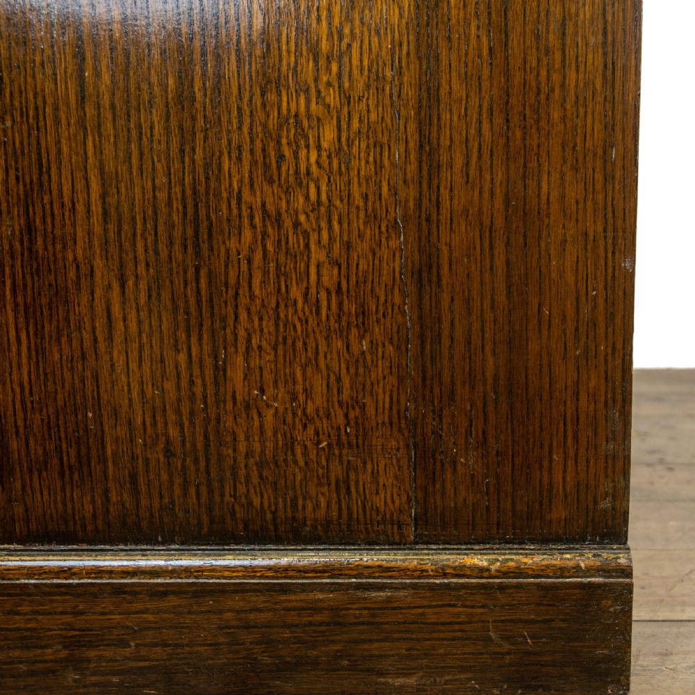Early 20th Century Oak Chest of Drawers View VIII
