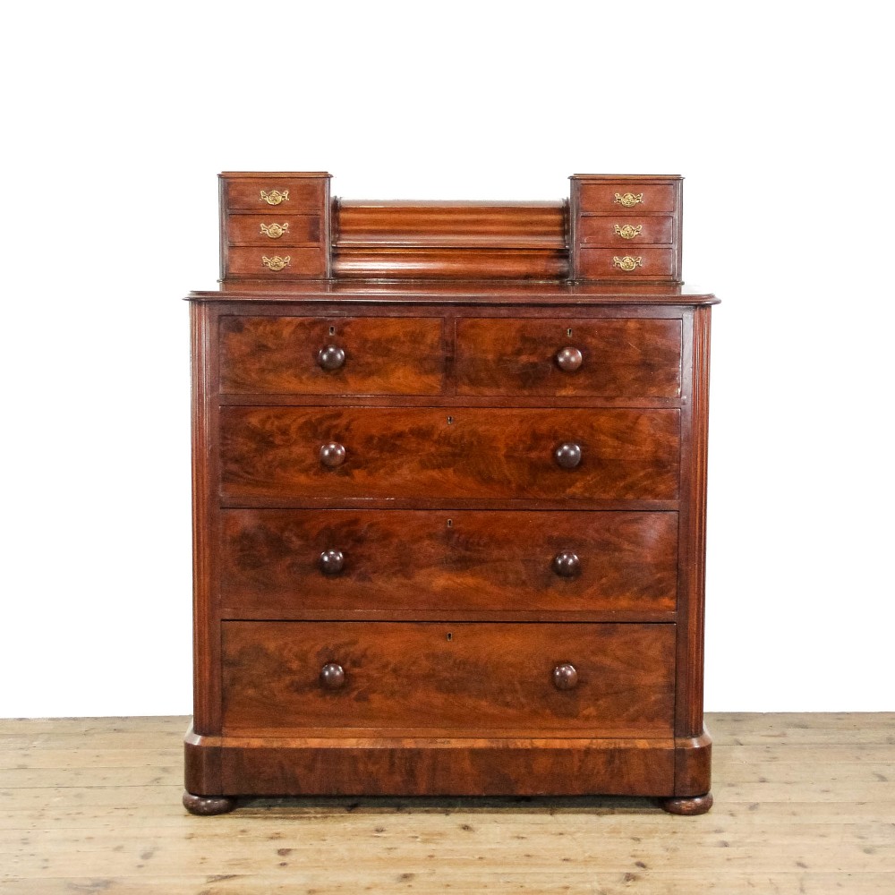 Antique Mahogany Chest of Drawers
