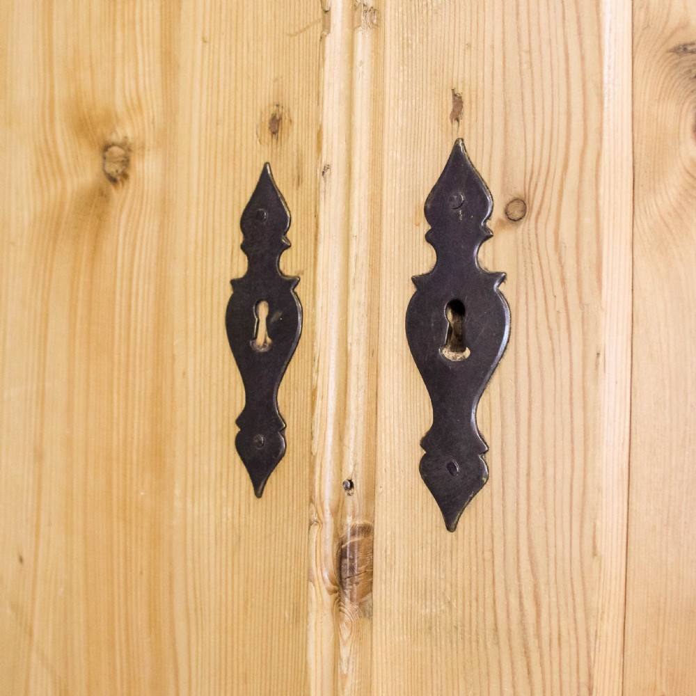 Antique Continental Pine Knockdown Wardrobe
 View VI