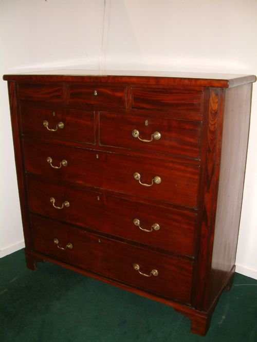 Georgian Mahogany Chest of Drawers