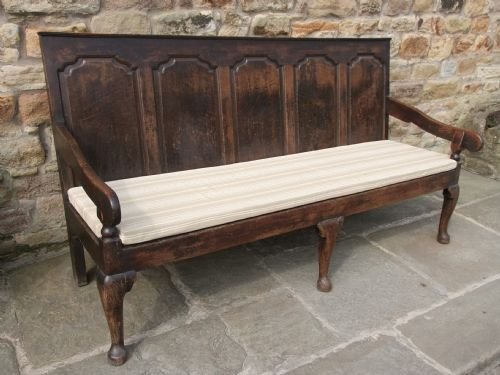 Oak Country Settle