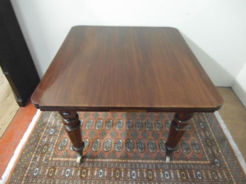 Fine Mahogany Draw Leaf Table