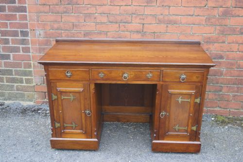 Fabulous Arts and Crafts Solid Ash Knee Hole Desk