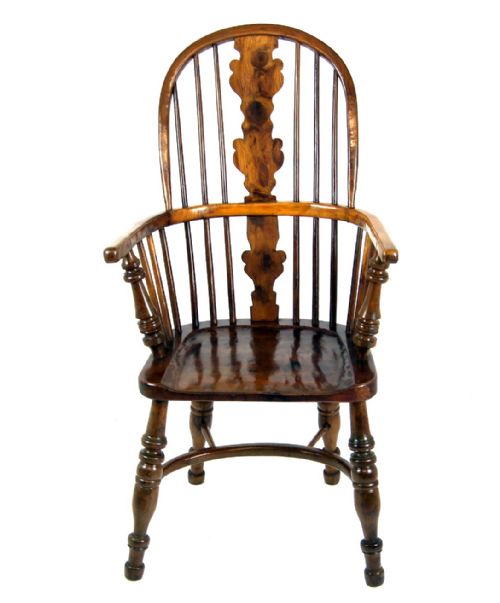 A Good Early 20th Century Yew Wood Narrow Arm Windsor Chair