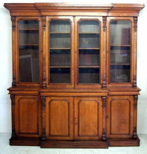 A Good Victorian Oak 4 Door Breakfront Bookcase