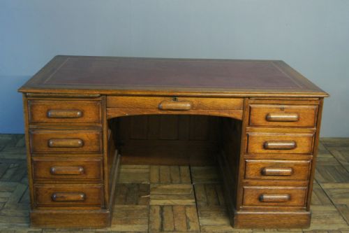 A Good Solid Oak Desk