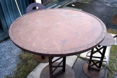 AN INDUSTRIAL FRENCH BISTRO TABLE AND CHAIRS - ADDITIONAL PHOTO 4