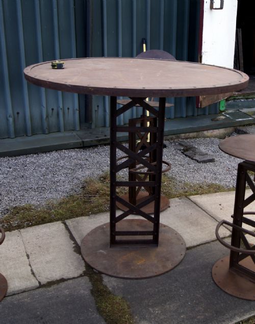 AN INDUSTRIAL FRENCH BISTRO TABLE AND CHAIRS - ADDITIONAL PHOTO 5