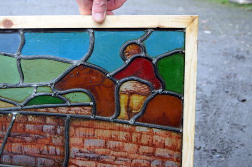 A LOVELY UNUSUAL PAINTED STAINED GLASS WINDOW - ADDITIONAL PHOTO 1