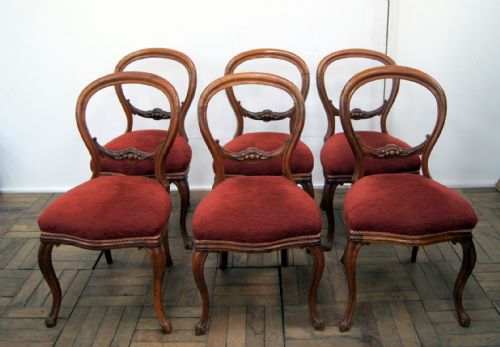 A Wonderful Set of 6 Victorian Walnut Chairs