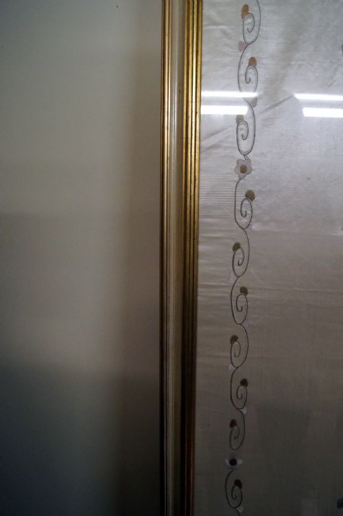 A FANTASTIC SILK PANEL HAND EMBROIDERED TO THE HIGHEST STANDARD - ADDITIONAL PHOTO 6
