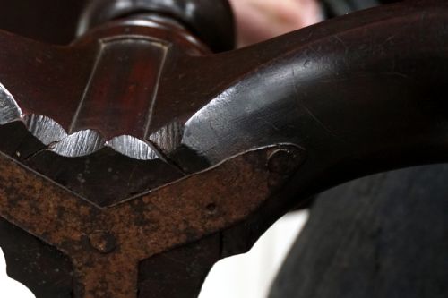 A GOOD HONEST MAHOGANY GEORGIAN TRIPOD TILT TOP TABLE - ADDITIONAL PHOTO 2