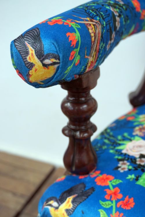 A MAHOGANY VICTORIAN MUSICDRESSING TABLE ARMCHAIR - ADDITIONAL PHOTO 4