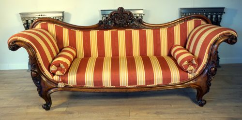 A Very Good Quality Victorian Double Ended Sofa