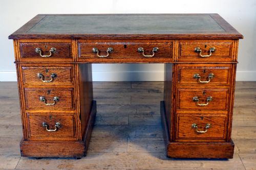A Good Leather Top Late Victorian Oak Pedastal Desk
