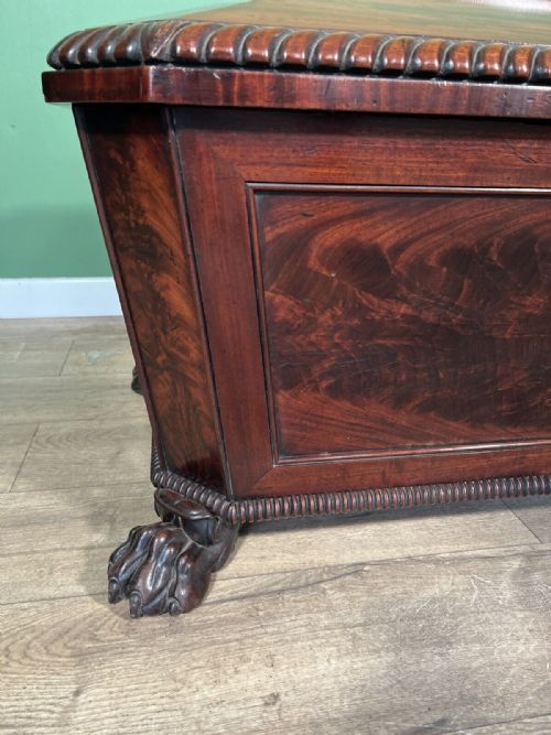 A VERY IMPRESSIVE AND IMPOSING REGENCY MAHOGANY CELLARETTE - ADDITIONAL PHOTO 1
