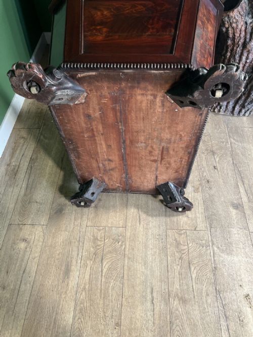 A VERY IMPRESSIVE AND IMPOSING REGENCY MAHOGANY CELLARETTE - ADDITIONAL PHOTO 12
