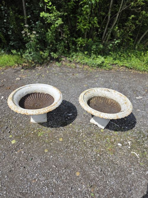 1870 LARGE PAIR OF VICTORIAN CAST IRON TAZZA URNS - ADDITIONAL PHOTO 1