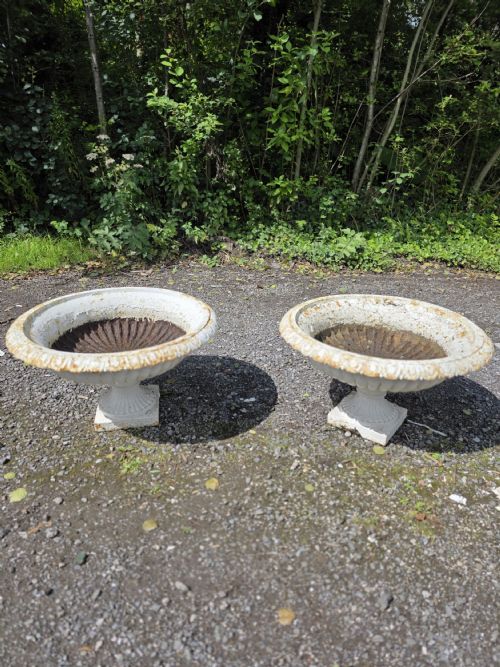 1870 LARGE PAIR OF VICTORIAN CAST IRON TAZZA URNS - ADDITIONAL PHOTO 3