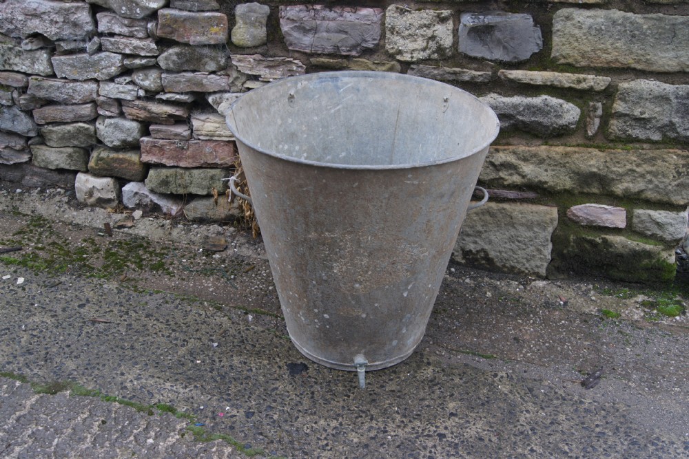 Medium sized French galvanised tub
