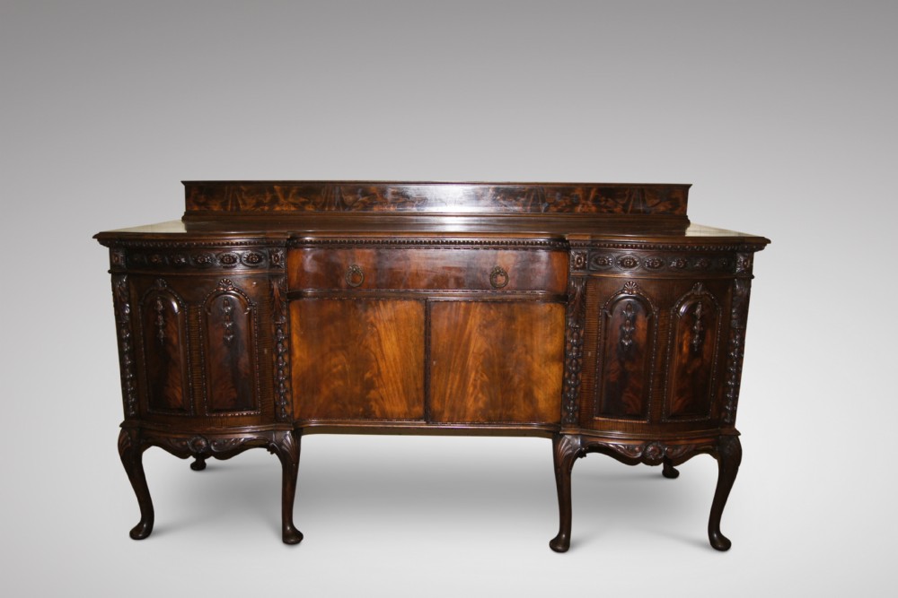 Stunning mahogany, Edwardian sideboard (more than likely Wareing and Gillows)