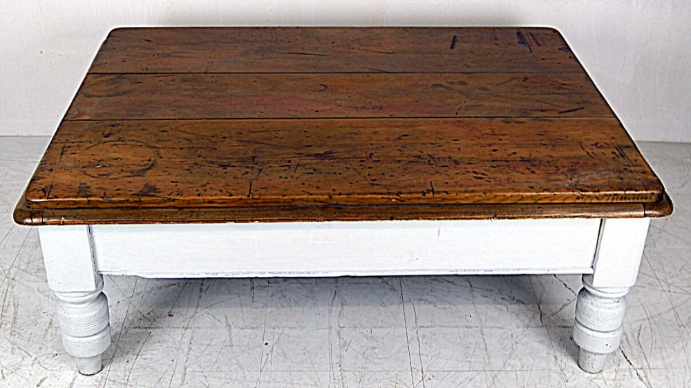 A Pine Victorian rustic coffee table