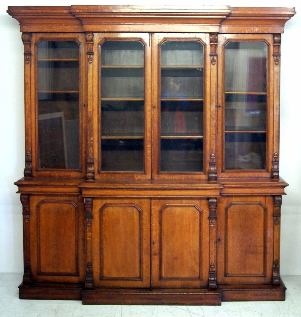 A good Victorian oak 4 door breakfront bookcase