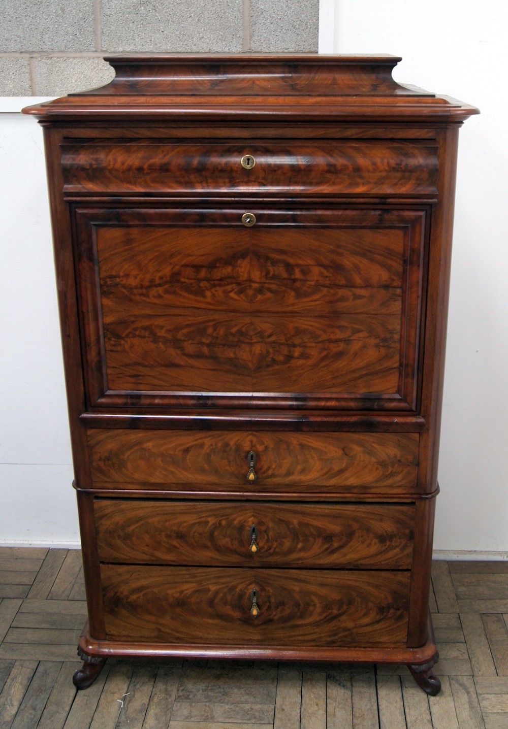 A very good quality French Victorian secretaire abattant 