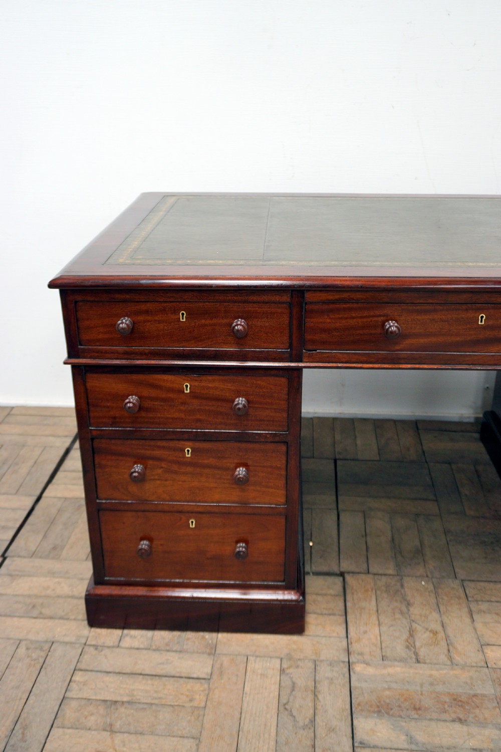 A superb Victorian mahogany pedastal desk View V