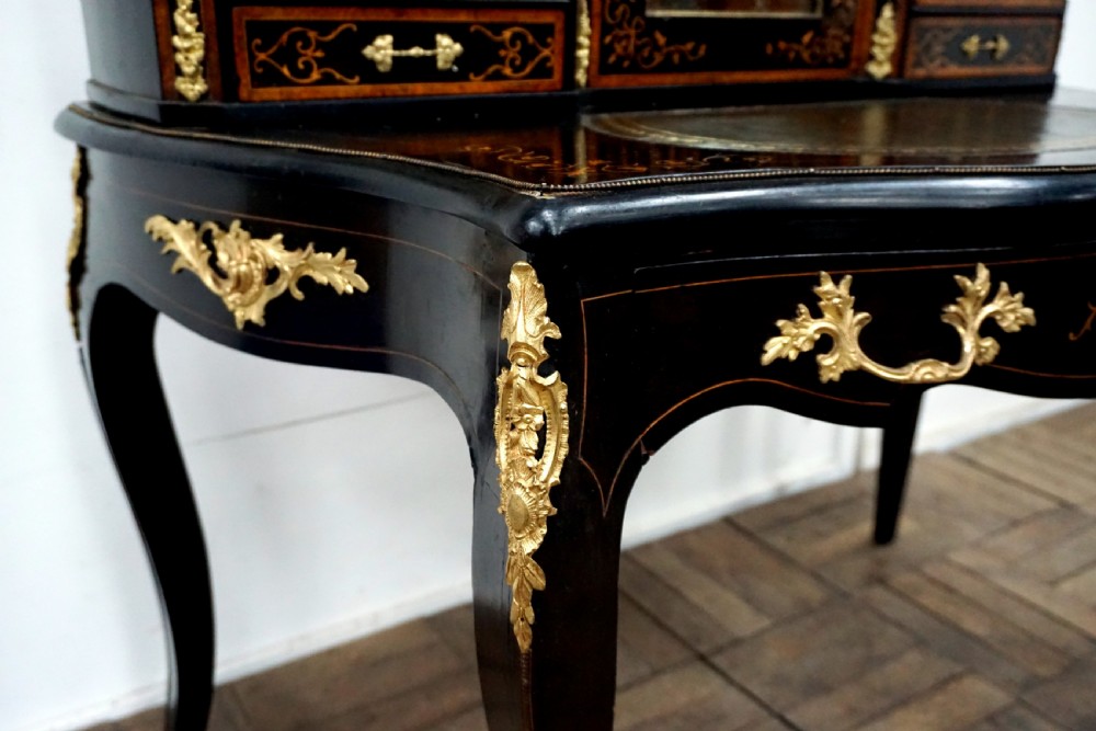 A very good quality impressive bonheur du jour desk View V