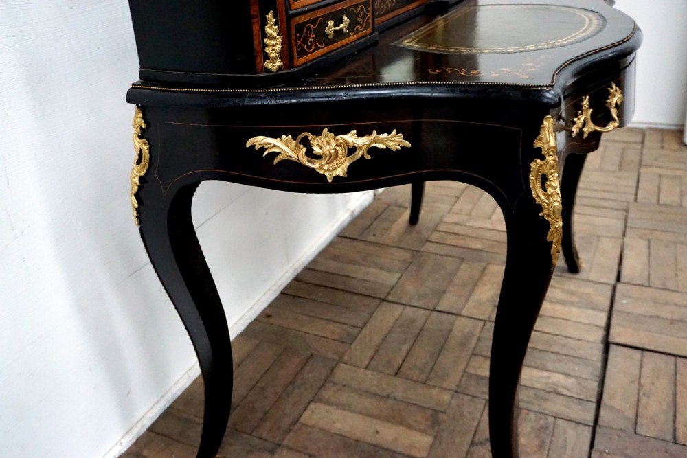 A very good quality impressive bonheur du jour desk View VI