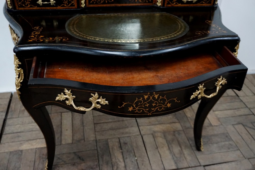 A very good quality impressive bonheur du jour desk View XI