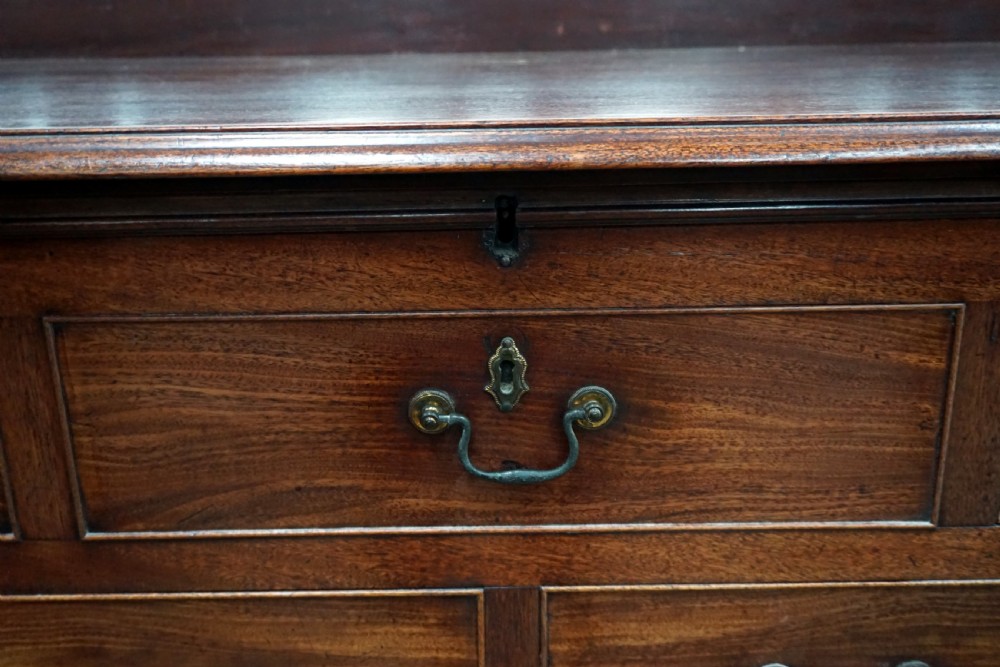 A truly exceptional George 111 mahogany mule chest  View II