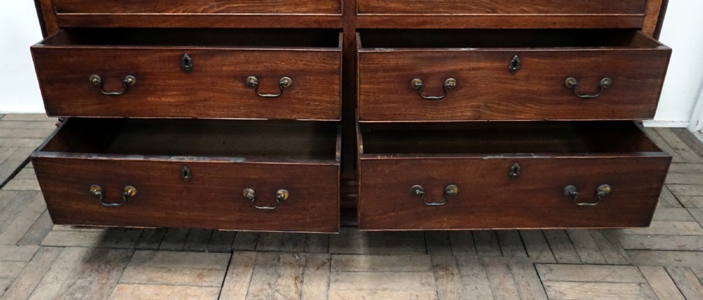 A truly exceptional George 111 mahogany mule chest  View VII