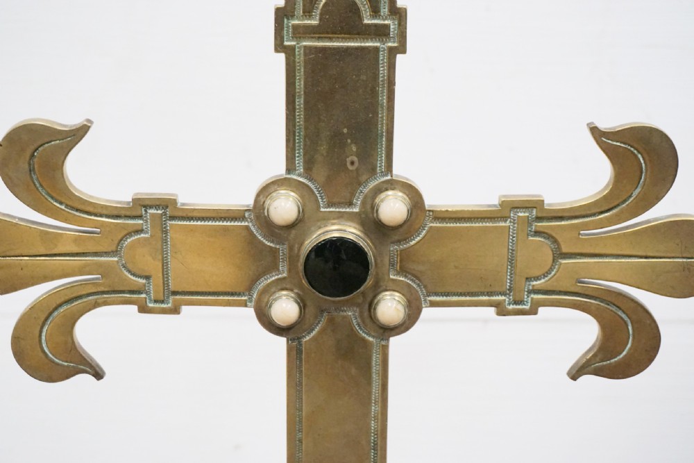 A good Victorian alter cross View II