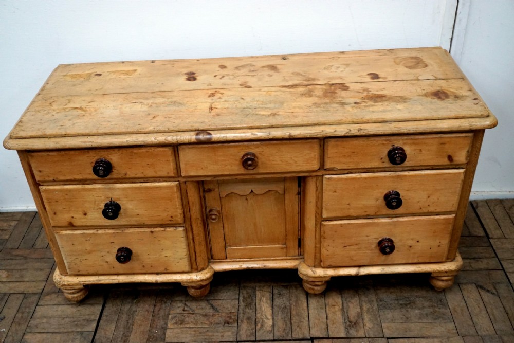 A good honest Victorian pine base View II