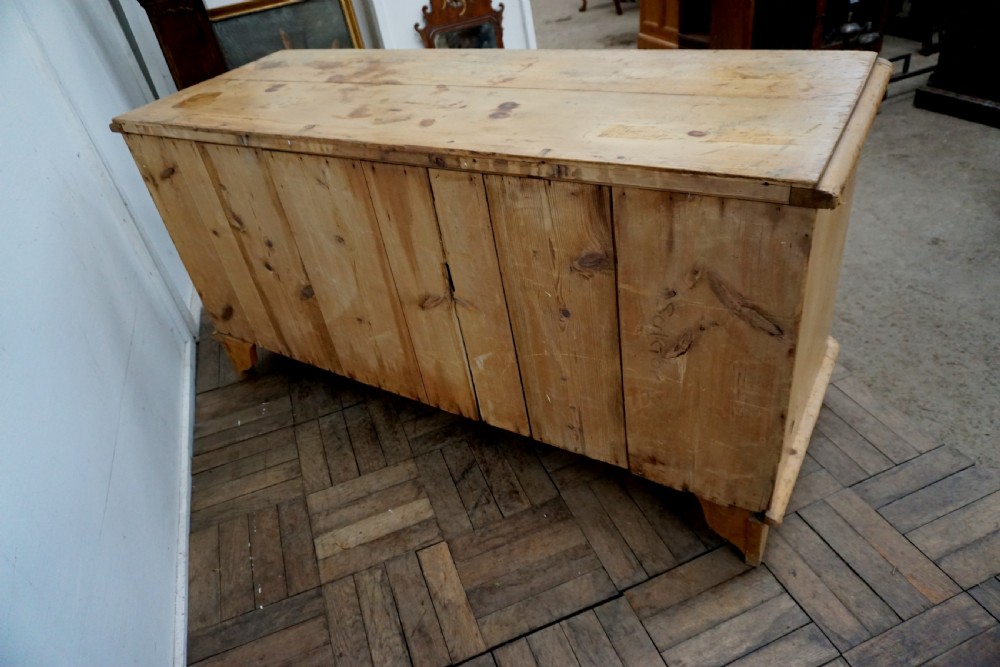 A good honest Victorian pine base View III