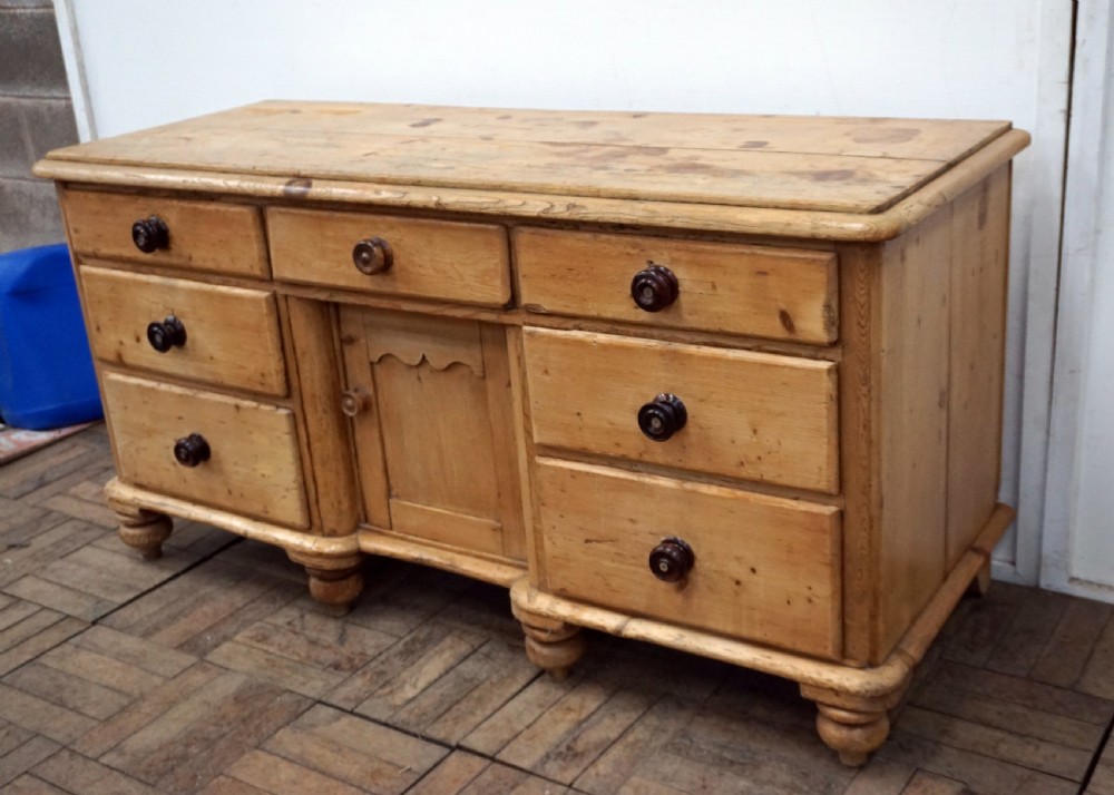 A good honest Victorian pine base View V