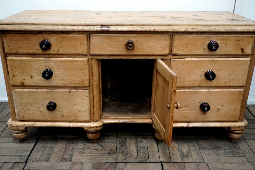 A good honest Victorian pine base View VI