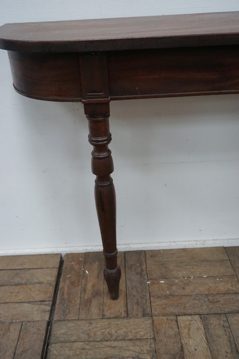 A very useful Georgian console table View IV